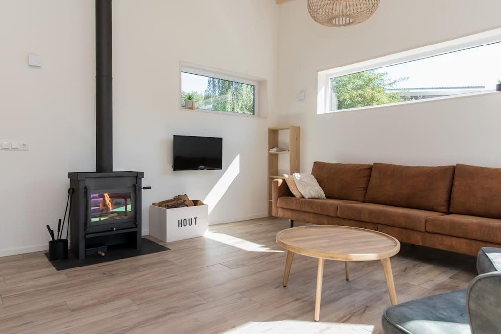 Vakantiehuis Eikzicht Gelegen Aan Het Bos Elsloo  Luaran gambar
