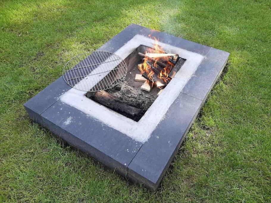 Vakantiehuis Eikzicht Gelegen Aan Het Bos Elsloo  Luaran gambar