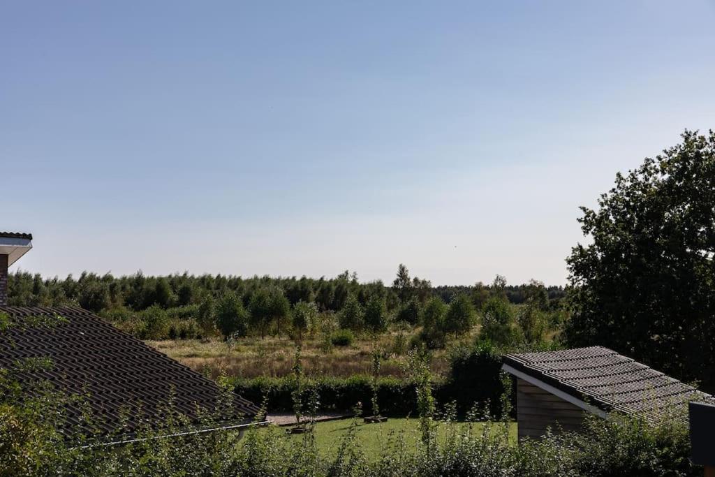 Vakantiehuis Eikzicht Gelegen Aan Het Bos Elsloo  Luaran gambar